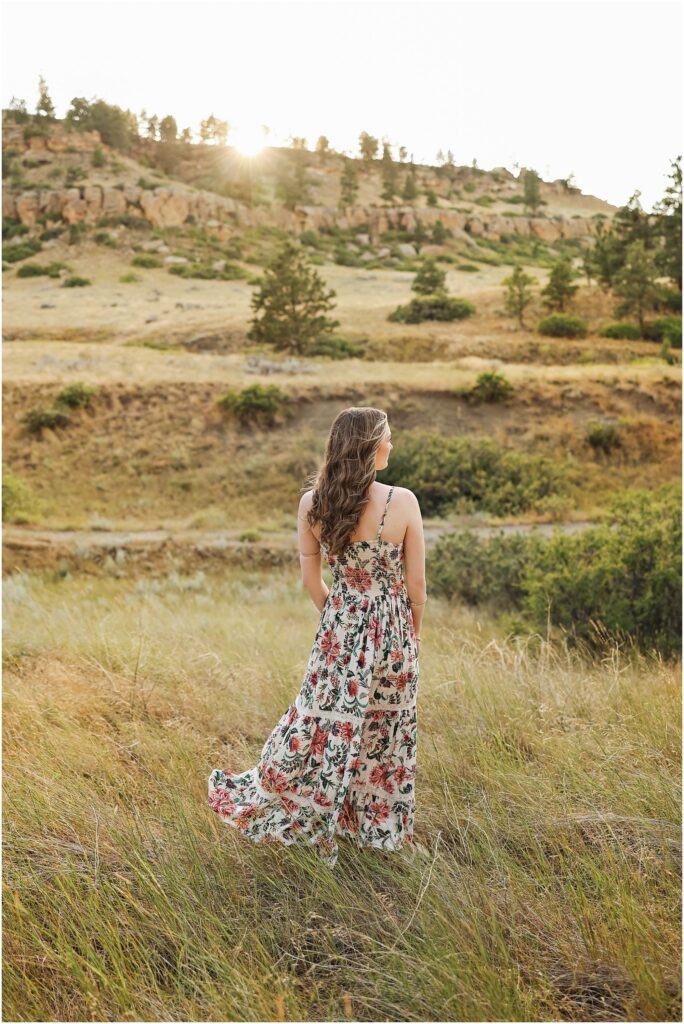 Billings Senior Photographer in a field
